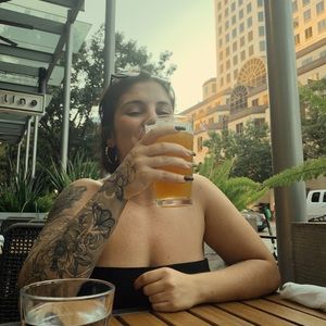 Meet your Posher, Becca